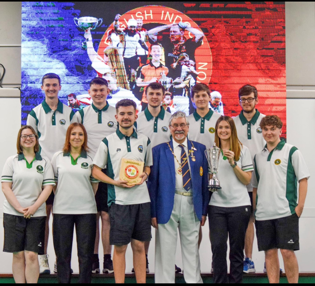 Joe Sandford with U25 squad